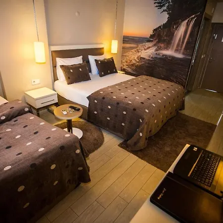 Nevv Hotel